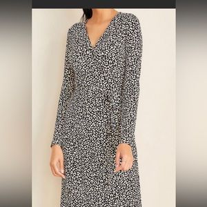 Ann Taylor Black and White Long Sleeve Dress